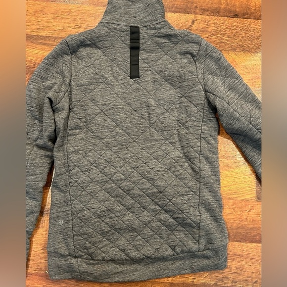Lululemon Forever Warm Pullover Heather Dark Grey Quilted Size 2 - Picture 8 of 9